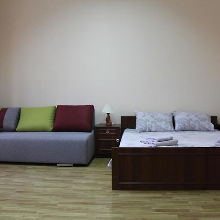 Apartments Domovik ,Kirilla I Mefodiya, 5 Mukačevo Esterno foto