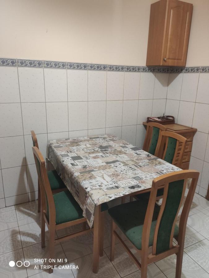 Apartments Domovik ,Kirilla I Mefodiya, 5 Mukačevo Esterno foto