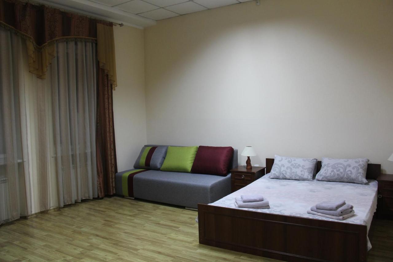 Apartments Domovik ,Kirilla I Mefodiya, 5 Mukačevo Esterno foto