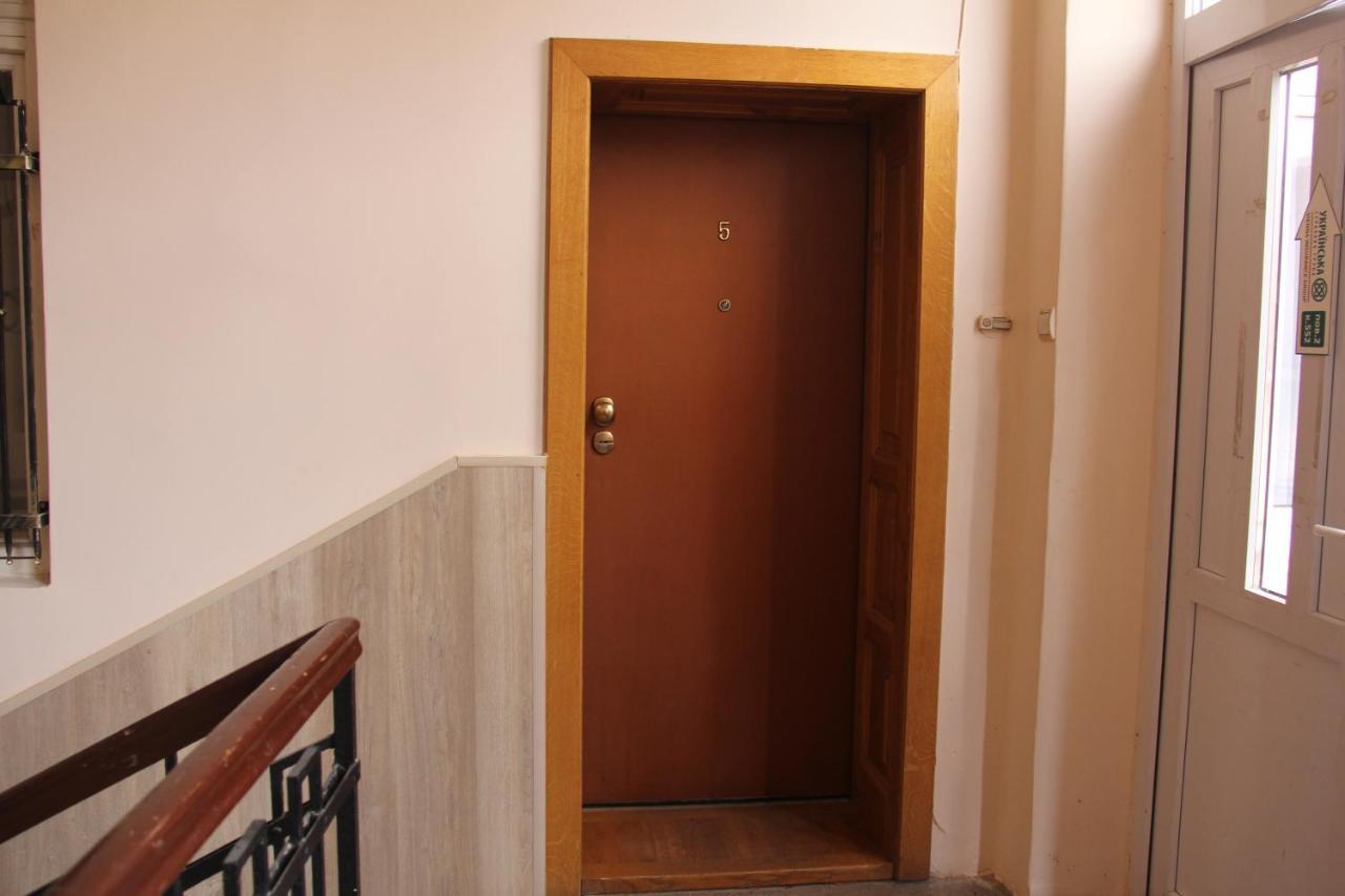 Apartments Domovik ,Kirilla I Mefodiya, 5 Mukačevo Esterno foto