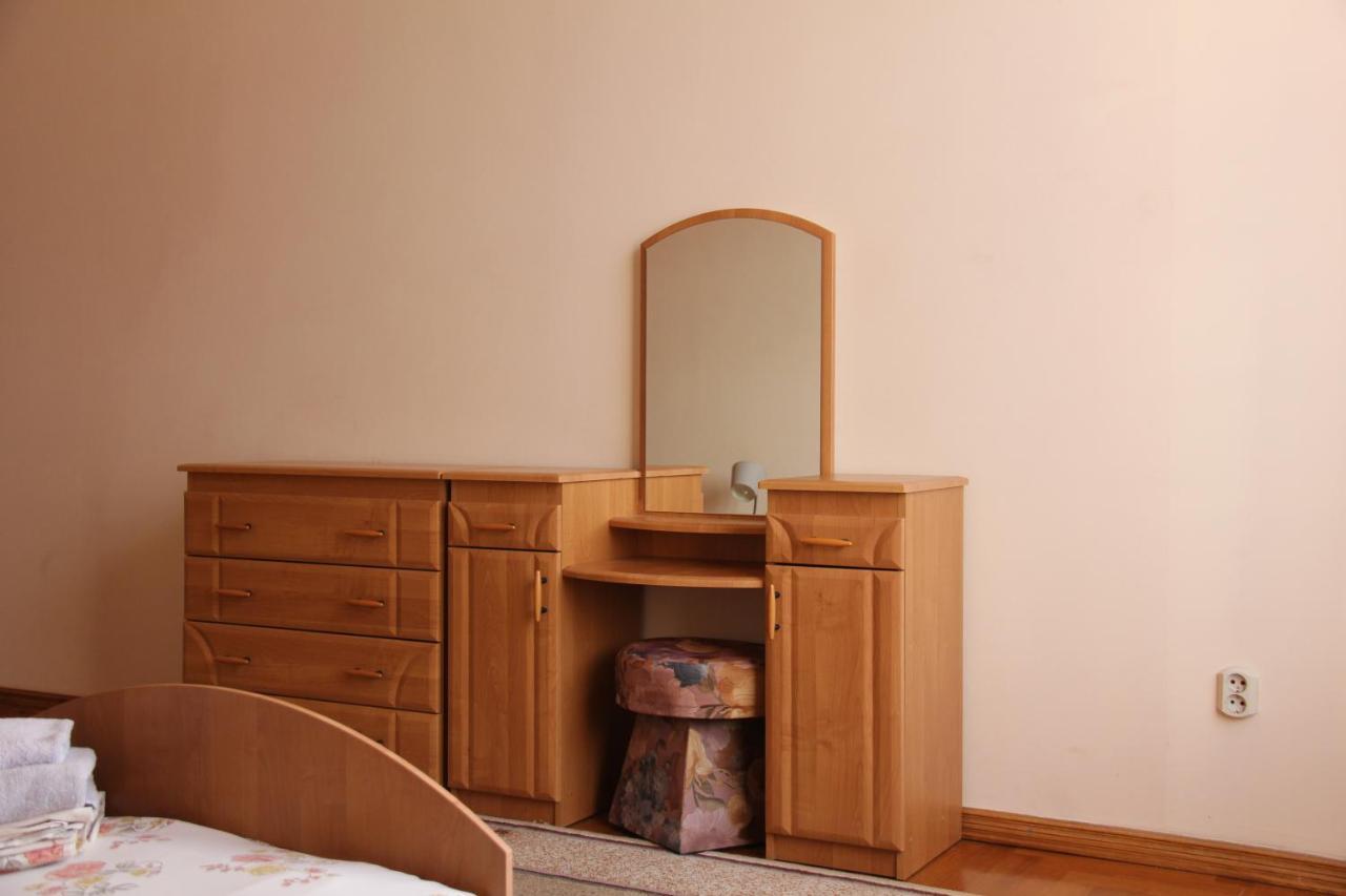 Apartments Domovik ,Kirilla I Mefodiya, 5 Mukačevo Esterno foto