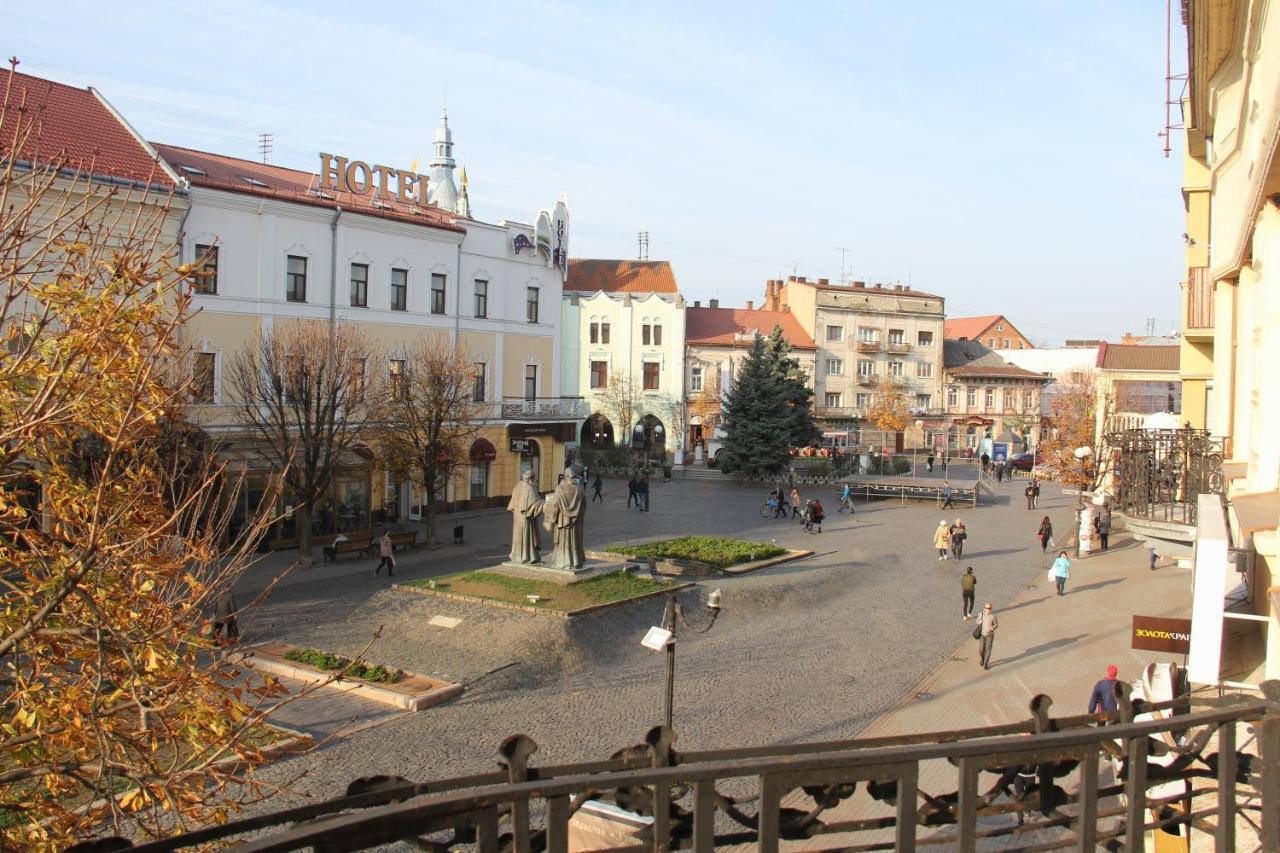 Apartments Domovik ,Kirilla I Mefodiya, 5 Mukačevo Esterno foto