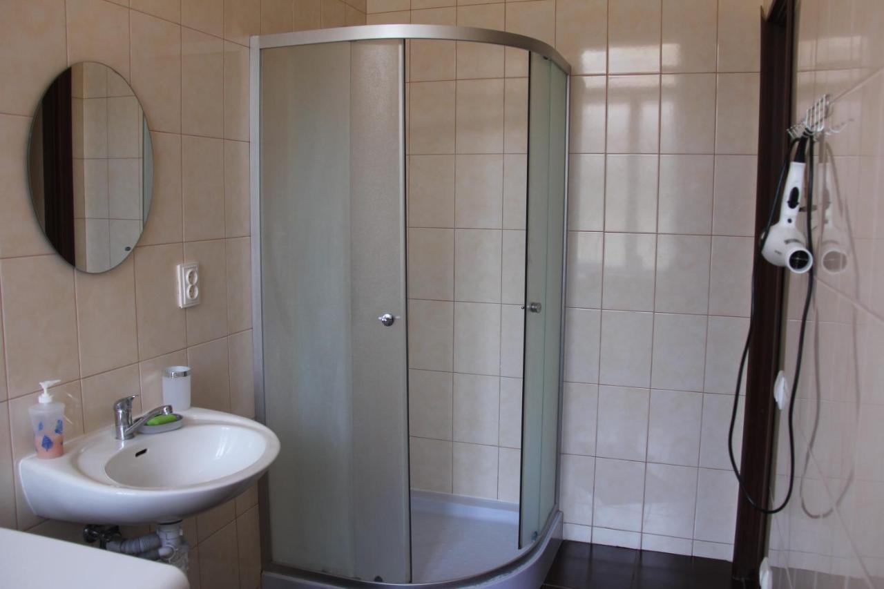 Apartments Domovik ,Kirilla I Mefodiya, 5 Mukačevo Esterno foto